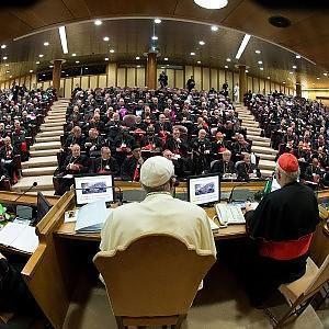 papa-francesco-sinodo-dei-vescovi-2