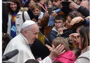 Il Papa tra la gente a Cesena